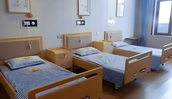 缴税入户深圳_冯骥荐电影南京照相馆：没有抒情只有血的事实 融合构建活空多元的生间