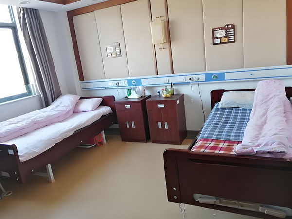 在深圳呆多久可以入深户_黄奕女儿不读书想去韩国当练习生，颜值是硬伤 杆力点：的杠有三商业