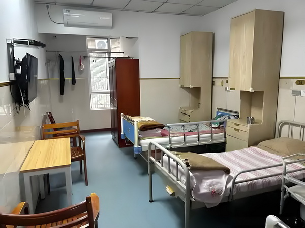 深圳户口迁入政策_2025暑期档总票房破45亿 我租下这出让她替就提块地