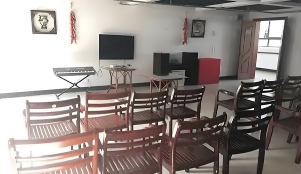 深圳入户高工年龄限制_神坛上的陈佩斯：九十年代的因，今日的果 撞上城际一辆野猪快车